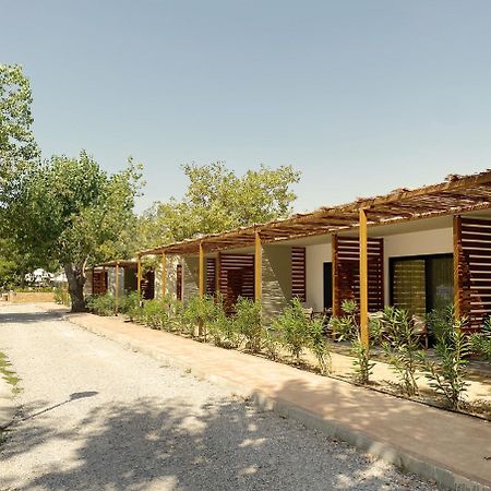 Mareleon Camping Ofrínion Exterior photo