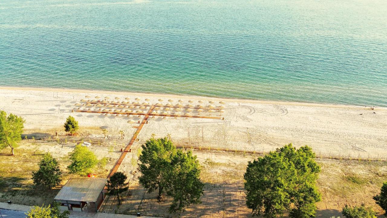 Mareleon Camping Ofrínion Exterior photo