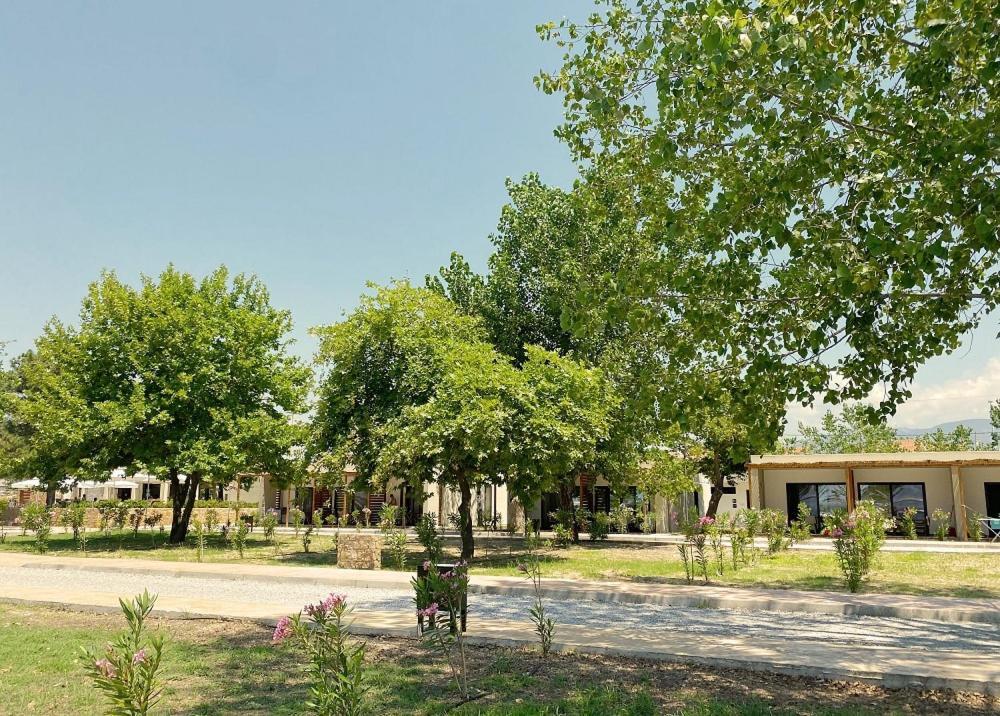 Mareleon Camping Ofrínion Exterior photo