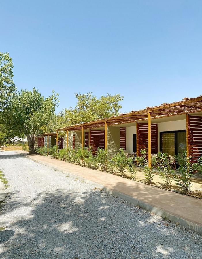 Mareleon Camping Ofrínion Exterior photo