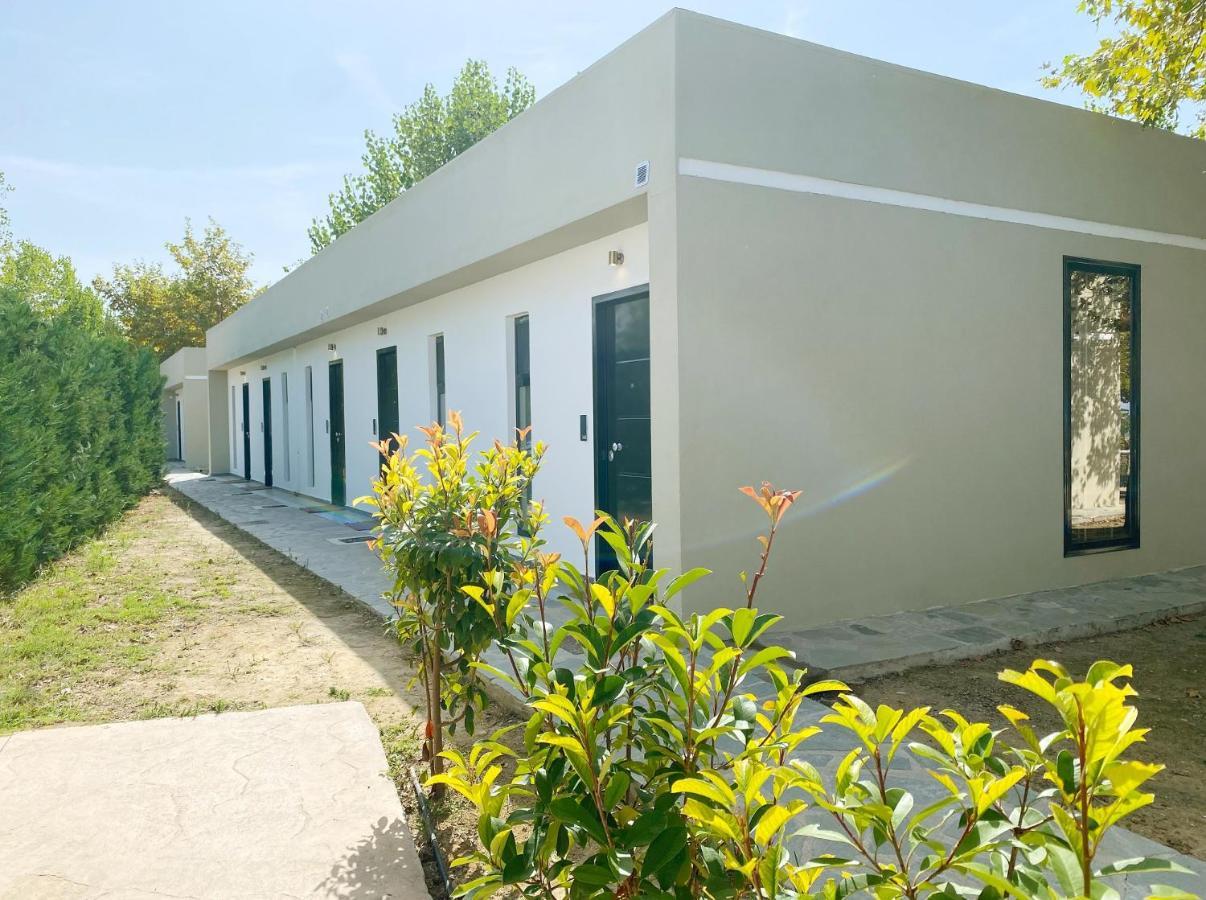 Mareleon Camping Ofrínion Exterior photo