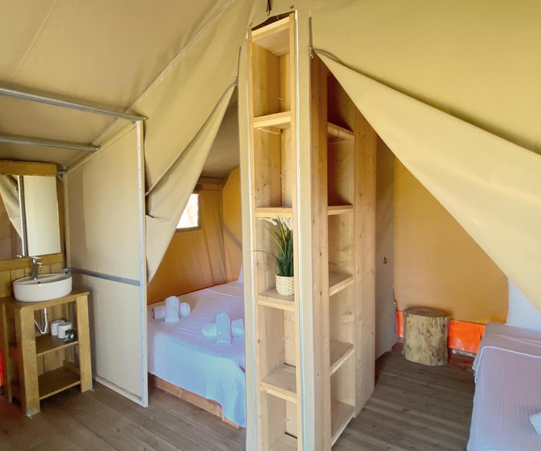 Mareleon Camping Ofrínion Exterior photo