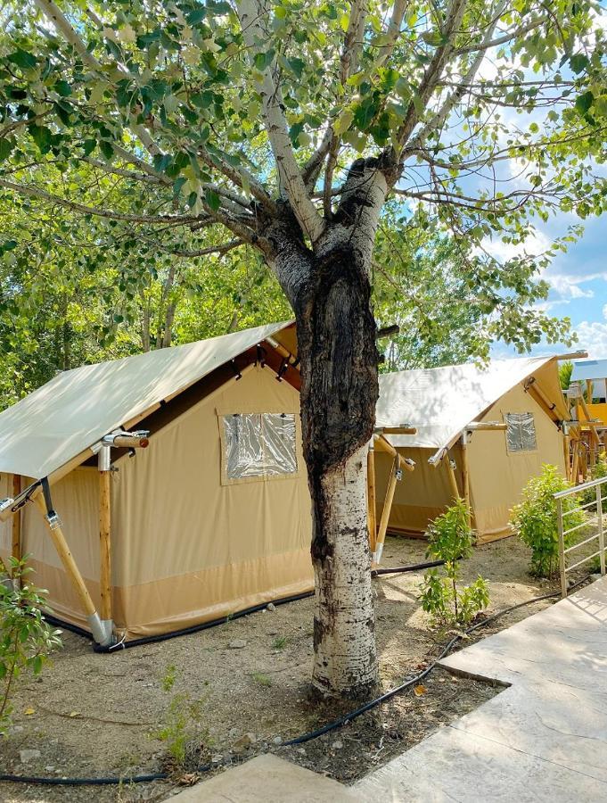 Mareleon Camping Ofrínion Exterior photo