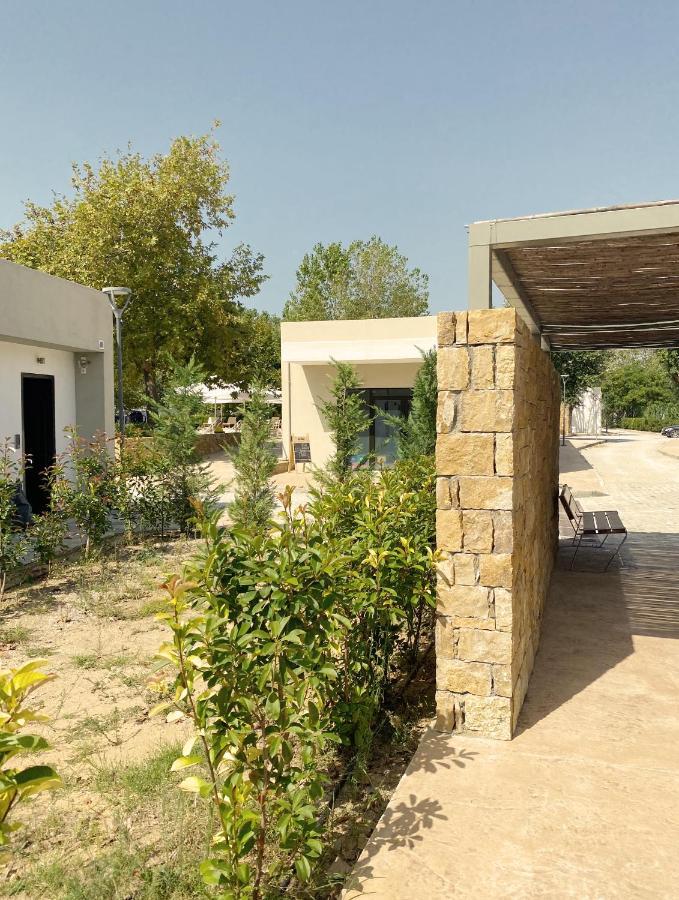 Mareleon Camping Ofrínion Exterior photo